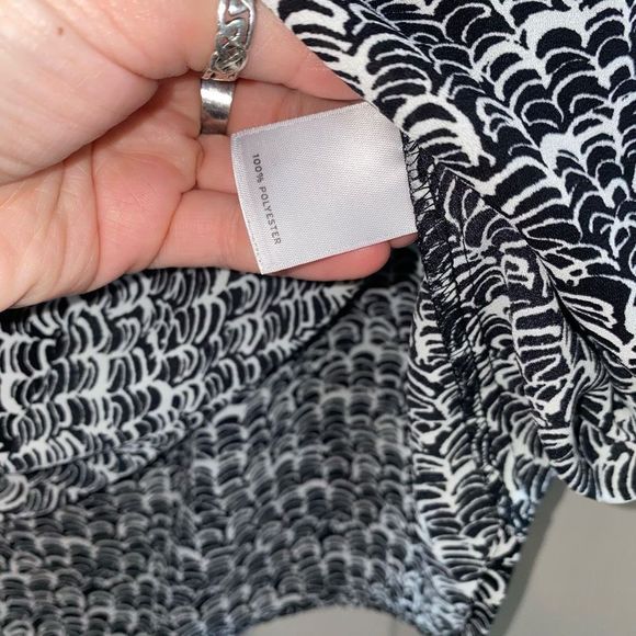 HALOGEN Surplice Sleeveless Top In HOUNDSTOOTH Size XS, MSRP $59 - Picture 6 of 10